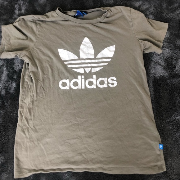 Adidas T-Shirt - Picture 2 of 4